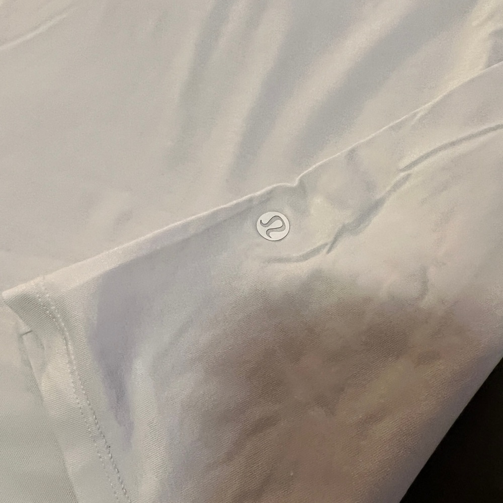 Lululemon tshirt